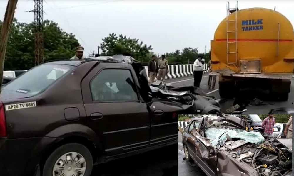 Four die as car hits milk tanker in Prakasam