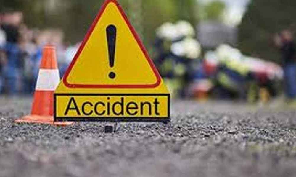 BTech student dies after car rams into median in Hyderabad