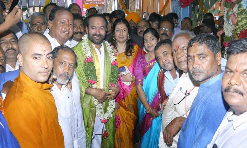 Kishan Reddy, Talasani Srinivas Yadav attend Mahankali Jatara