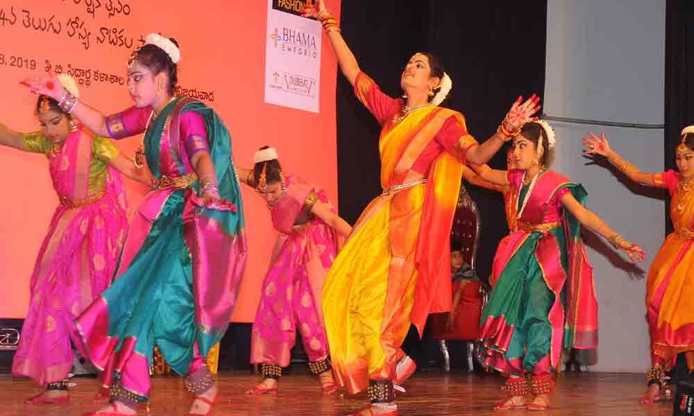 Artistes captivate audience with their performance at Siddhartha Auditorium