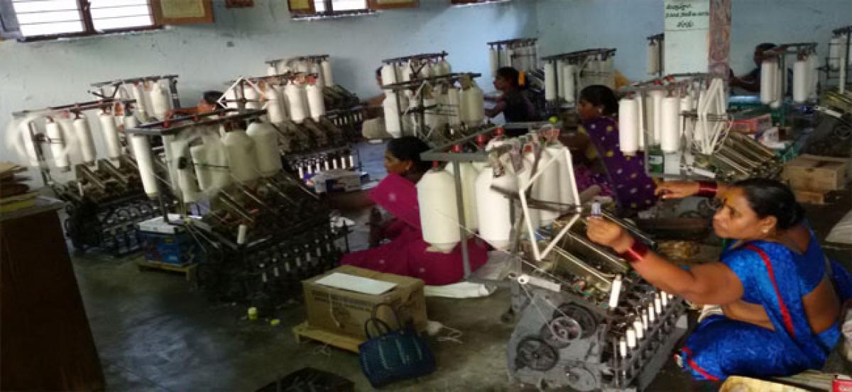 15% subsidy demanded on handloom yarn to face GST