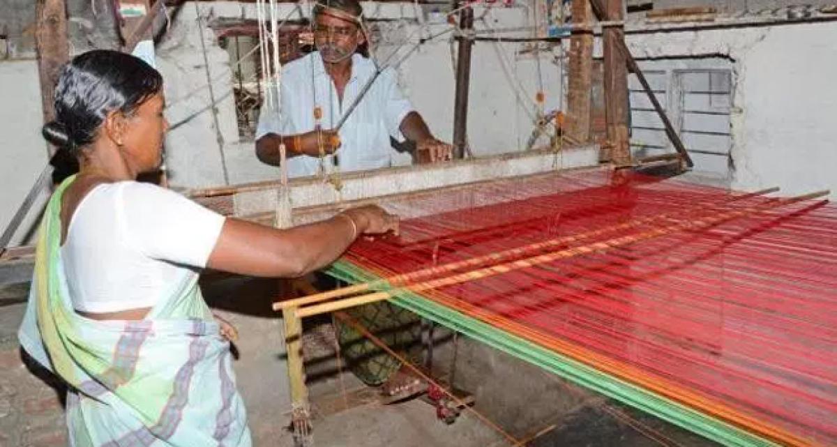 Corporation demanded for handloom weavers