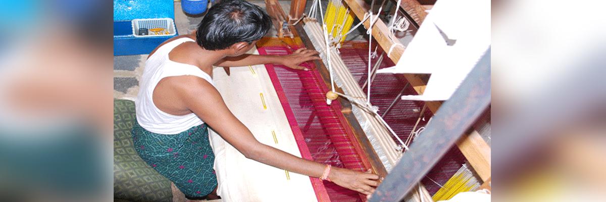 Andhra Pradesh government urged to help weavers