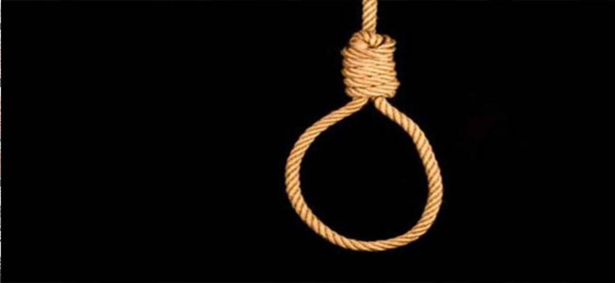 Karnataka: Bus driver commits suicide