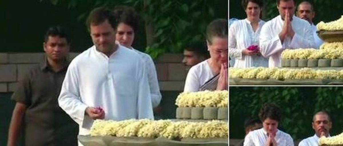 Sonia, Rahul pay tribute to Rajiv Gandhi on his birth anniversary