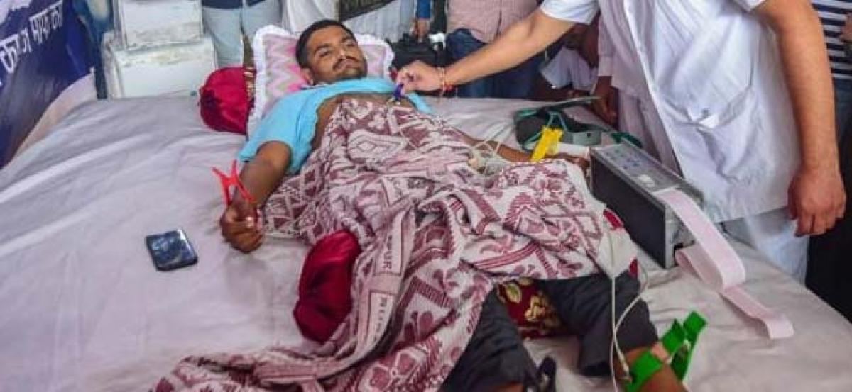 After 19 days, Hardik Patel ends indefinite fast; no talks with Gujarat govt yet