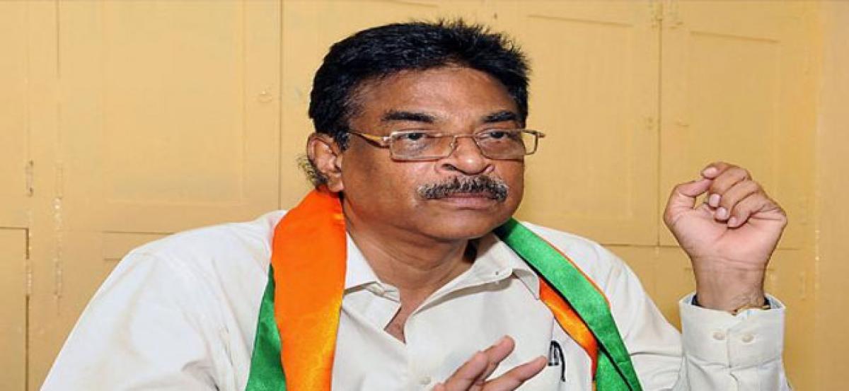 MP Dr K Haribabu assures placements, Mudra loans to students