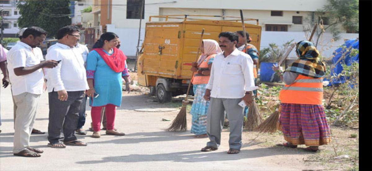 Corporator supervises sanitation works