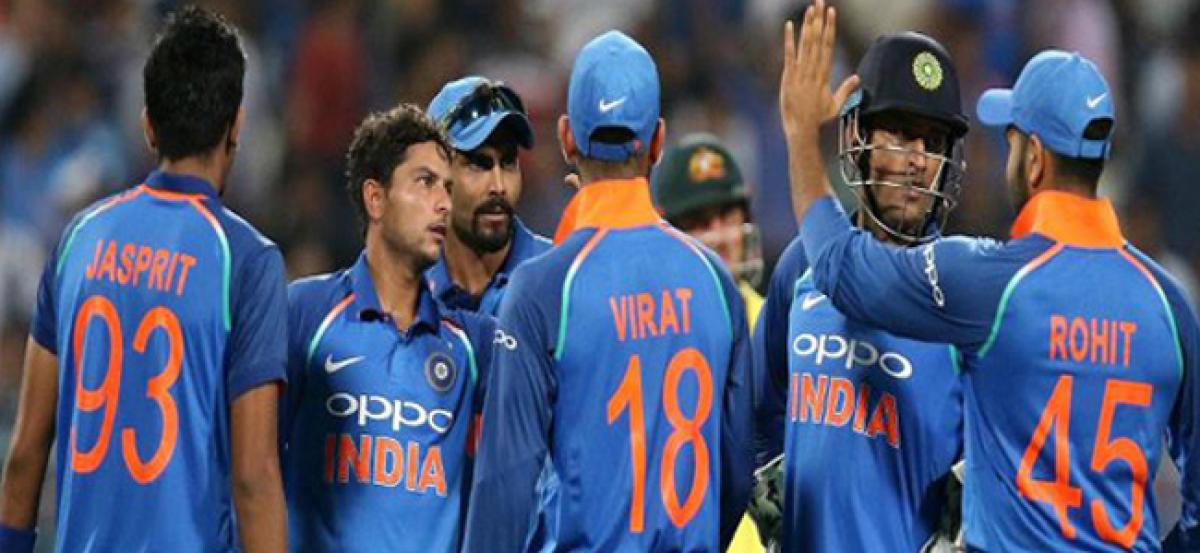 Kohli, bowlers help India go 2-0 against Aussies