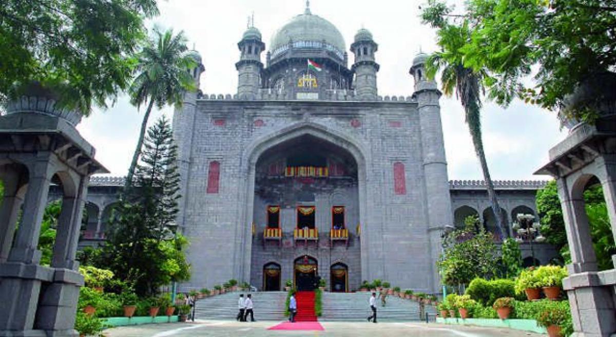 Ban on Kathi Mahesh: High Court notice to Hyderabad cops
