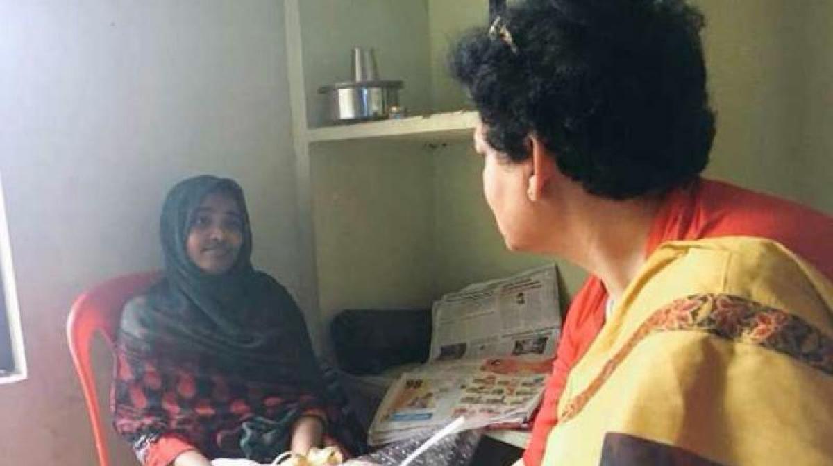 Keralas Hadiya safe, happy and smiling, says women’s panel post-visit