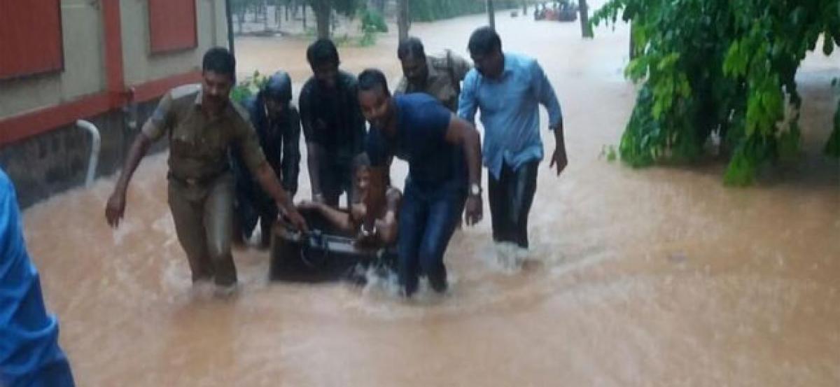 Heavy rains lash Karnataka, PM Modi assures help, Kumaraswamy takes stock