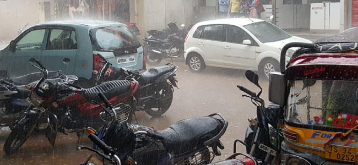 Heavy downpour lashes Sangareddy