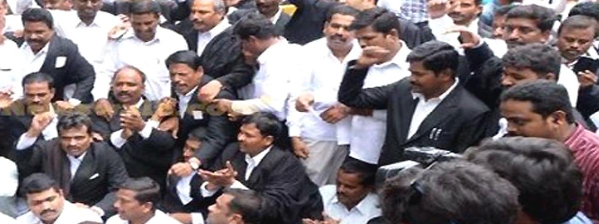 Bezwada Bar slams resolution of Hyderabad High Court advocates