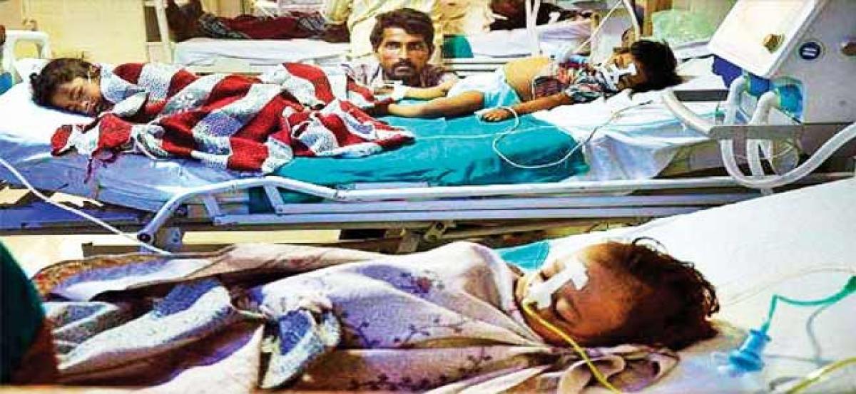 Gorakhpur hospital deaths:  Allahabad High Court rejects oxygen suppliers bail plea