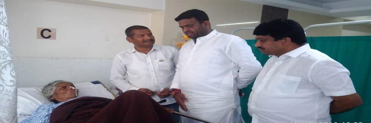MLA Rohit Reddy calls on MPTC’s mother in hospital