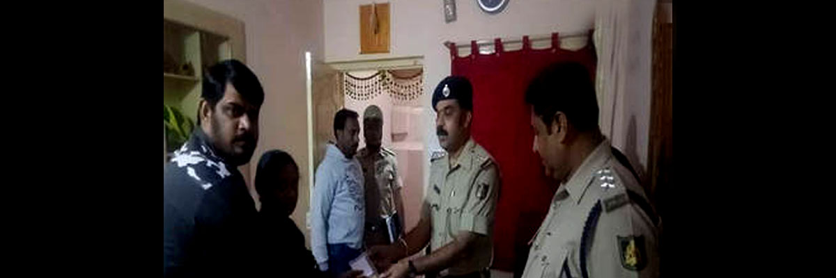 New Year wishes, Bangalore cop style : 51 families have their stolen valuables returned