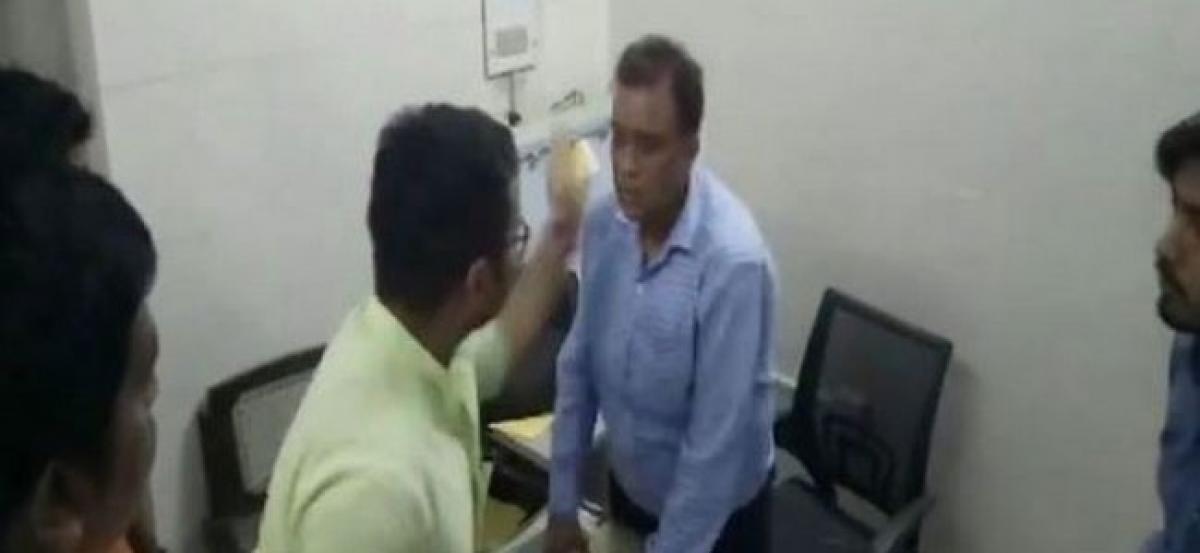 BJP worker slaps radiologist in hospital