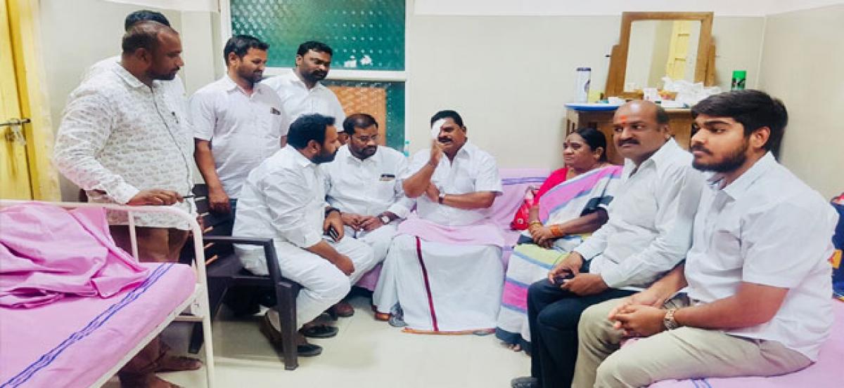 Govardhan Reddy  visits hospital