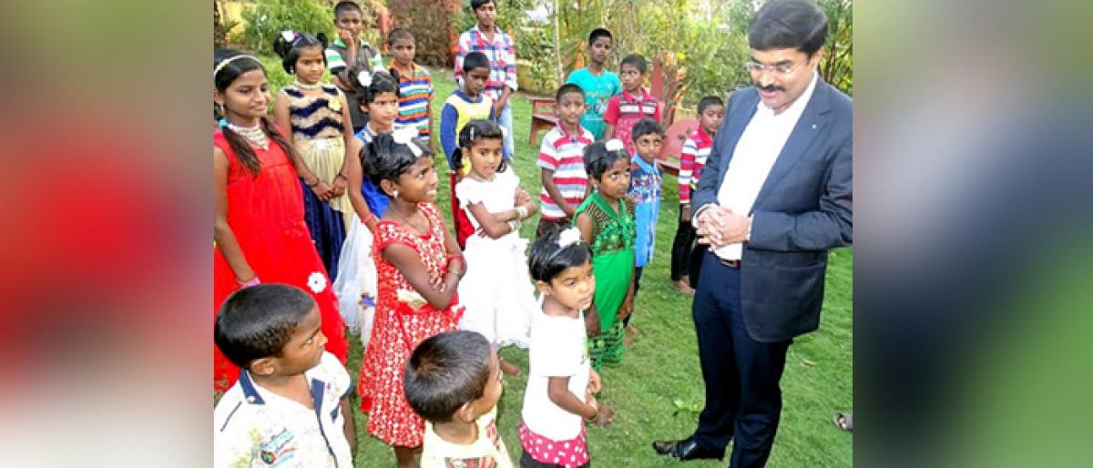 IAS officer lights up his Diwali with the smiles of 22 orphans.