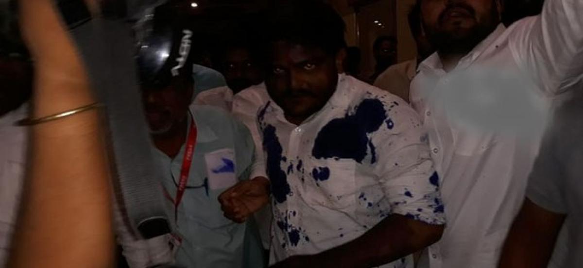 Man held for throwing ink on Hardik Patel