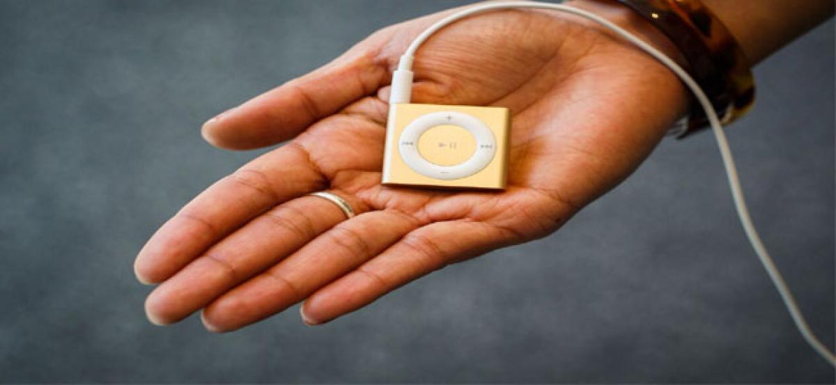 Apple discontinues iPod nano, iPod shuffle