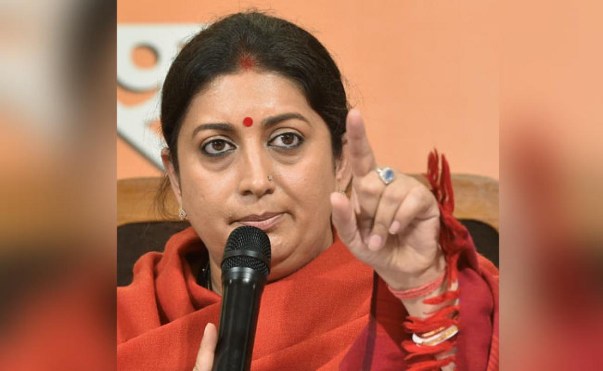 Smriti Irani Launches Digital Rath To Spread Awareness On Cashless Payments