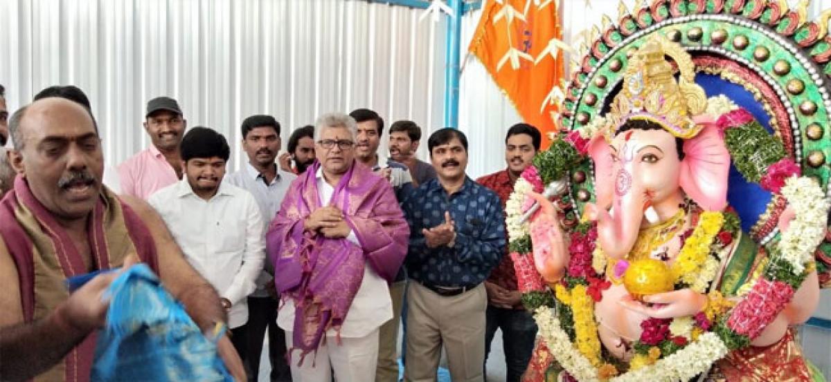 Janaki Janaki Rama Raju takes darshan of Ganesh idols