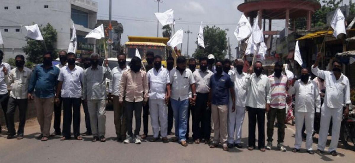 Parkal bandh passes off peacefully