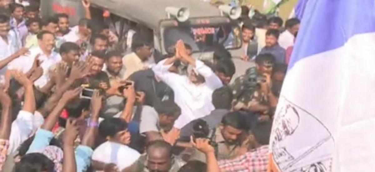 YS Jagans padayatra enters Nellore