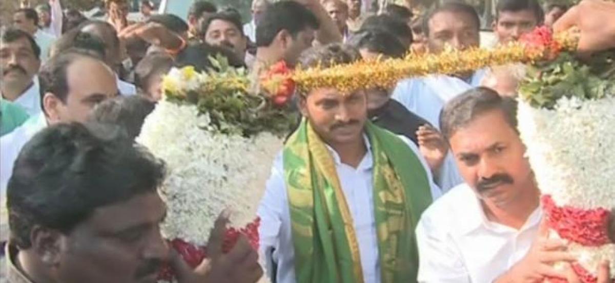 YS Jagans padayatra enters Prakasam district