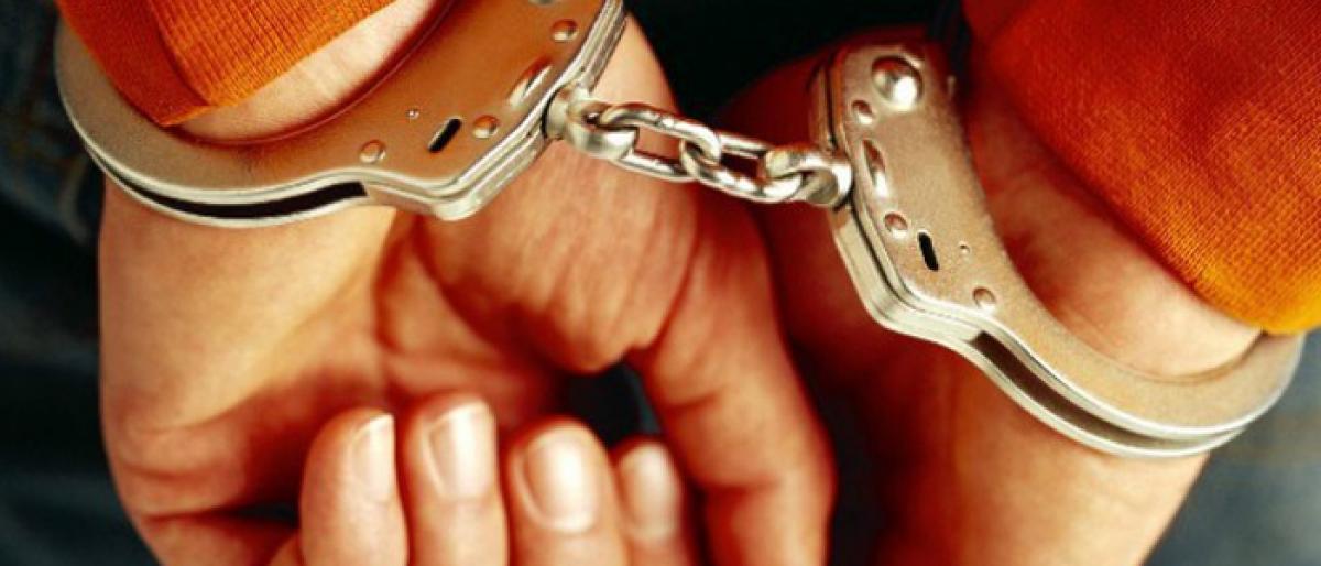 Election officer caught while extorting jeweller at check post