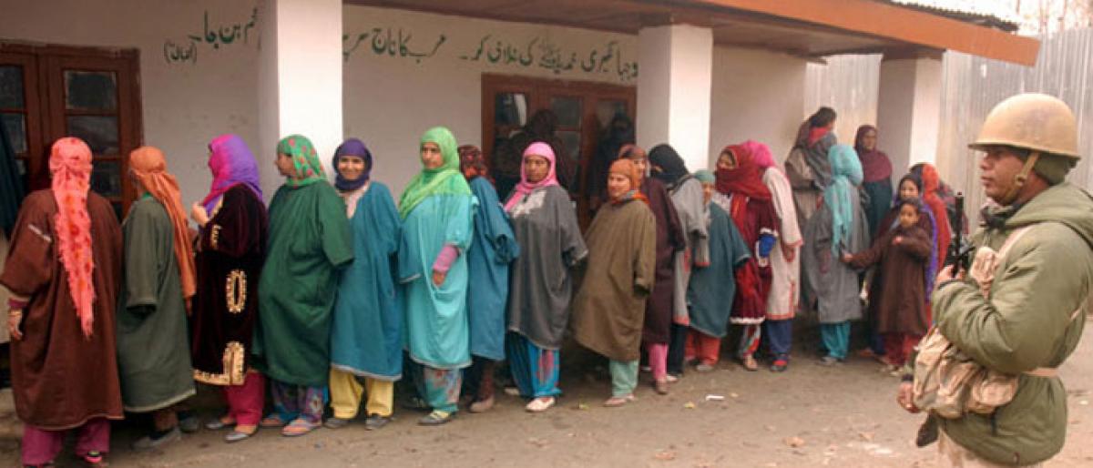 Brisk voting in Jammu, poor turnout in valley