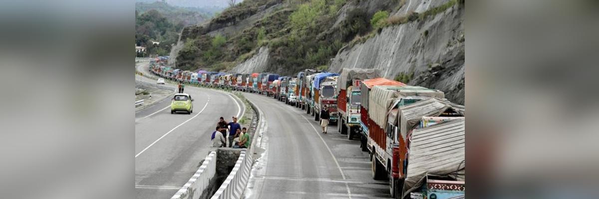 Landslide hits traffic on Jammu-Srinagar National Highway