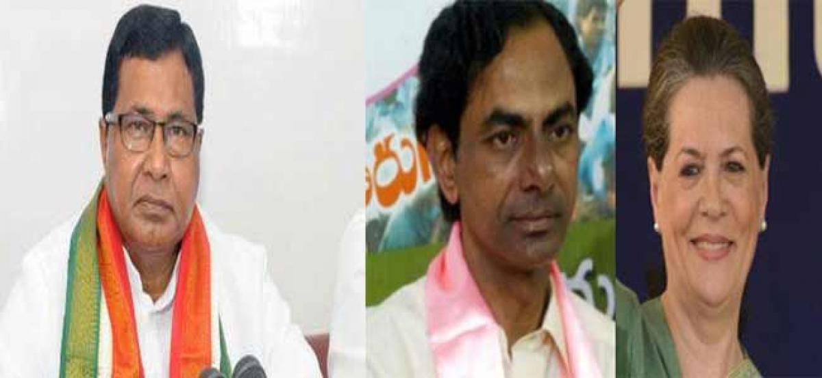 KCR insulting Sonia Gandhi: Jana Reddy