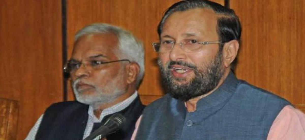 Khenys induction shows Congress corrupt character: Javadekar