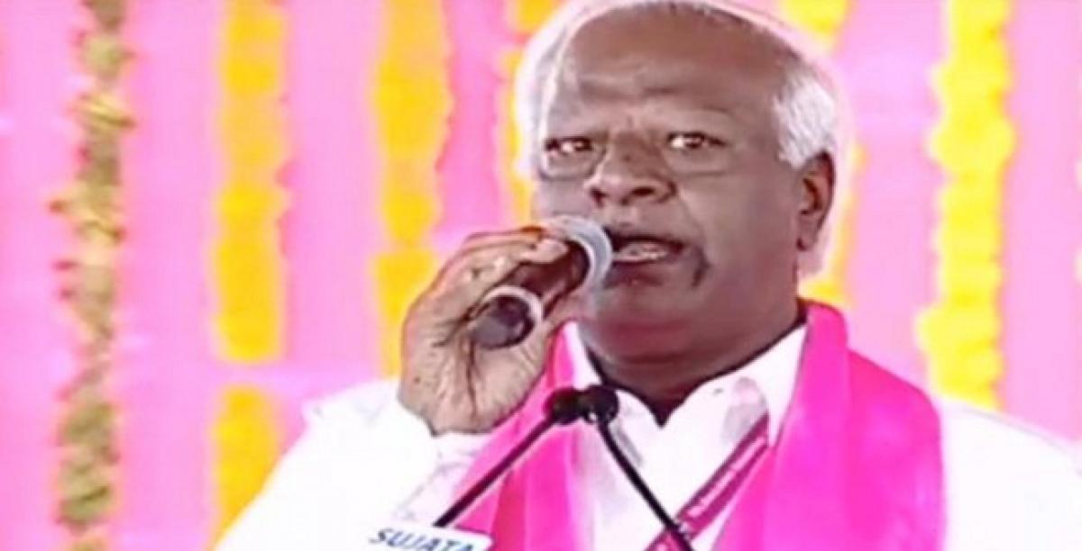 Pragati Nivedana Sabha: Kadiyam Srihari lauds CM KCR