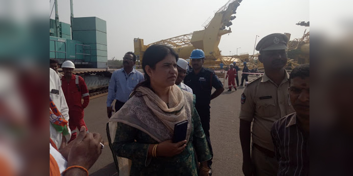 Kakinada RDO visits place of accident in Kakinada Deep Water Port
