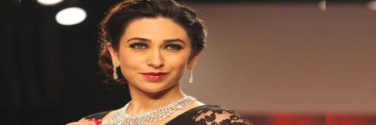 Karisma shares screen space with Sridevi