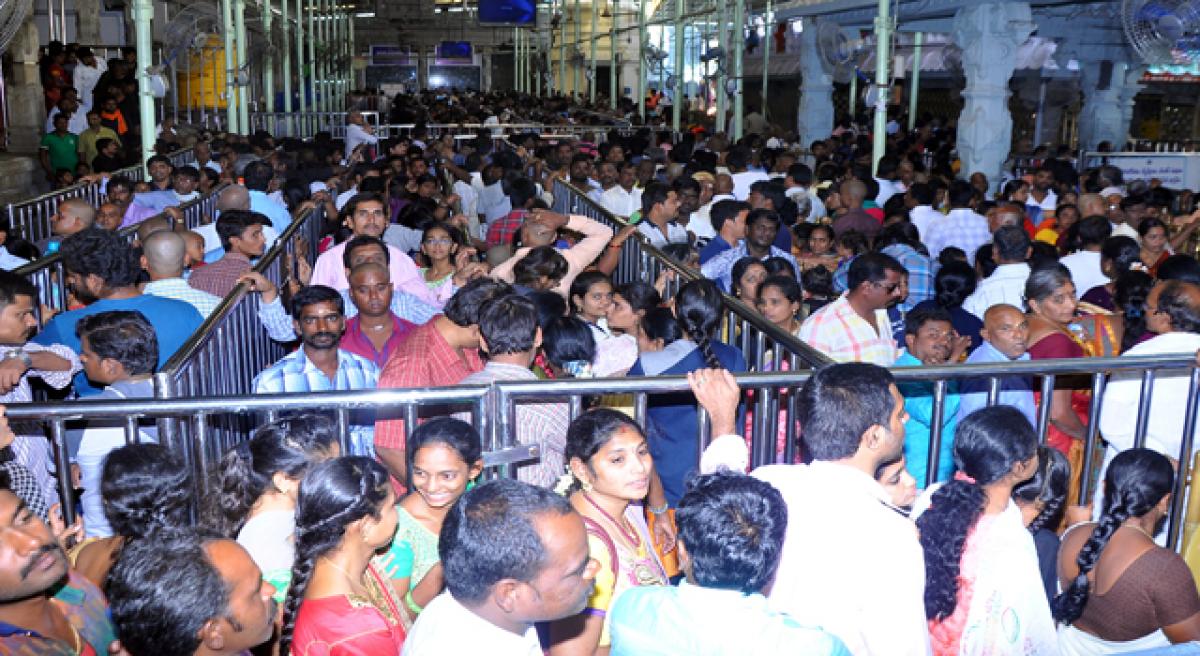 Kanipakam temple witnesses huge rush