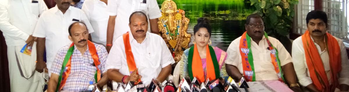 KCR benefitted from Congress tie-up with TD: Kanna Lakshminarayana