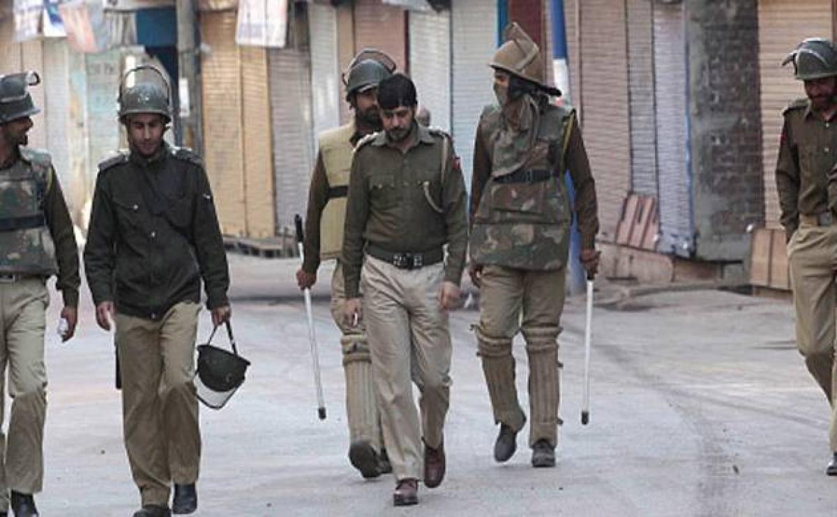 Hizbul Mujahideen recruitment module busted in Kashmir