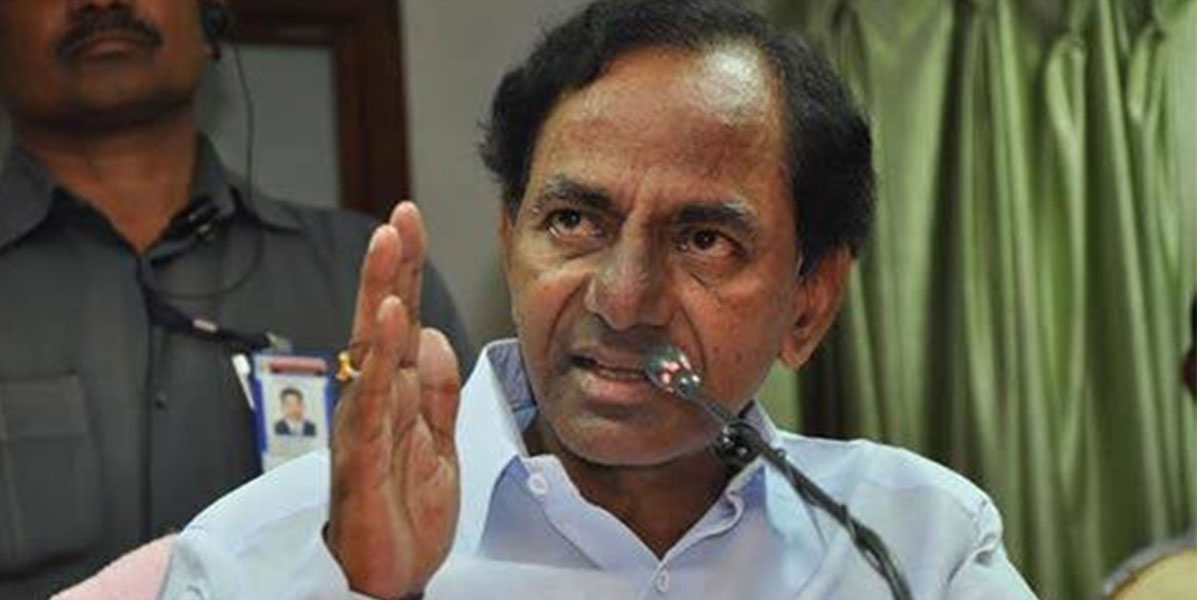 KCR makes extreme remarks on Naidu