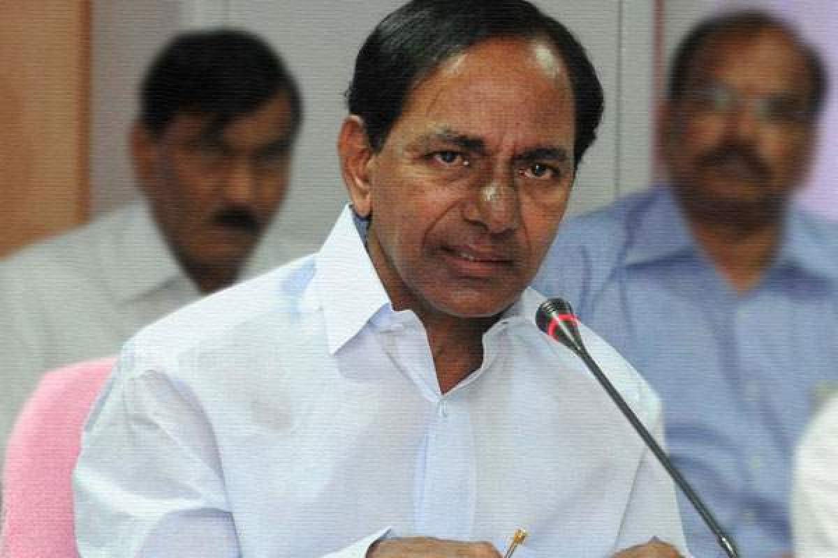 Khammam TRS Corporators meet KCR, demand Mayor Papalals immediate removal