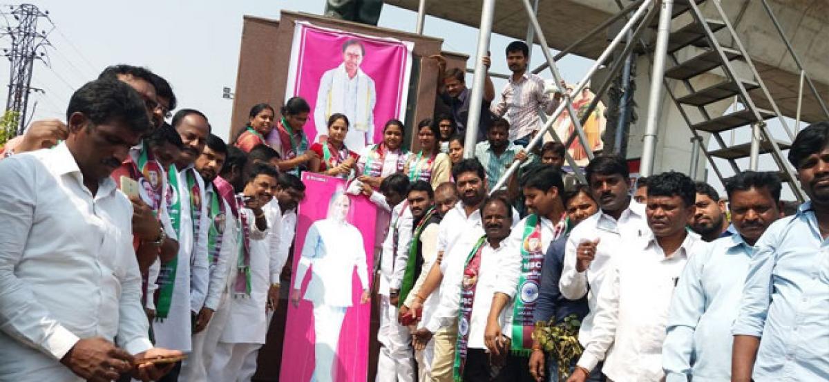 ‘Palabhishekam’ for KCR’s portrait conducted
