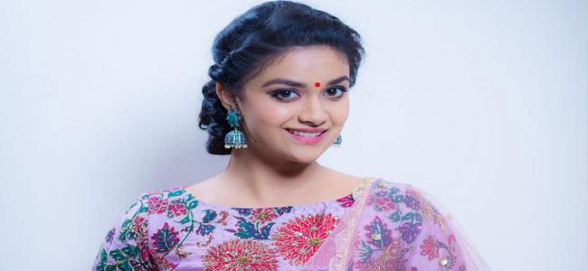 Keerthy Suresh gifts gold coins