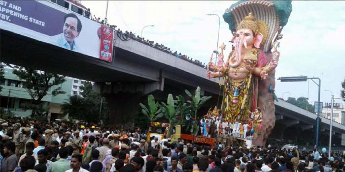 Devotees bid farewell to Khairatabad Ganesh