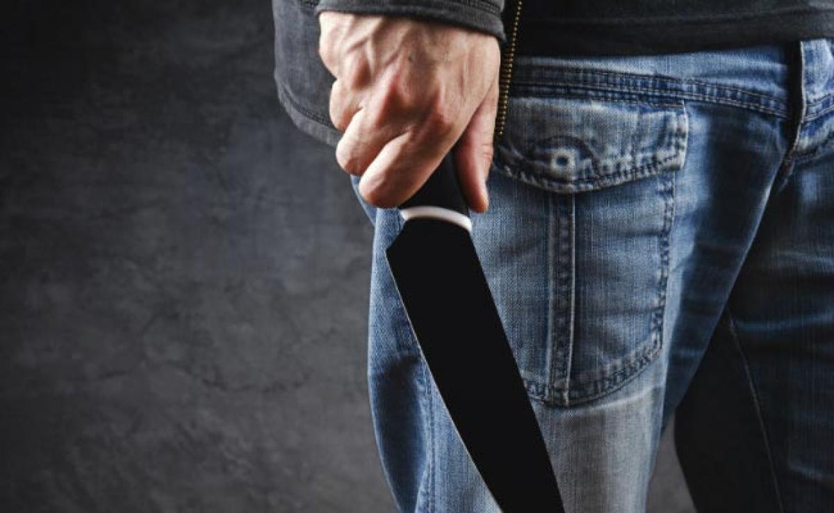 Man Attacks Girl With Knife After She Rejects His Advances