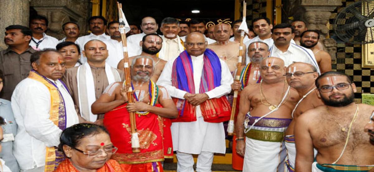 President offers prayers at hill shrine