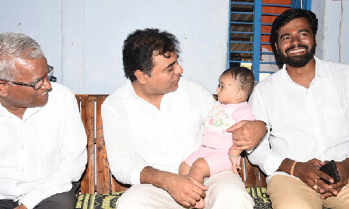 KTRs pics with tinytots creating sensation on Social Media